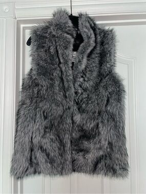FABULOUS FURS WINTER WOLF FAUX FUR VEST SZ XS NWOT SAMPLE